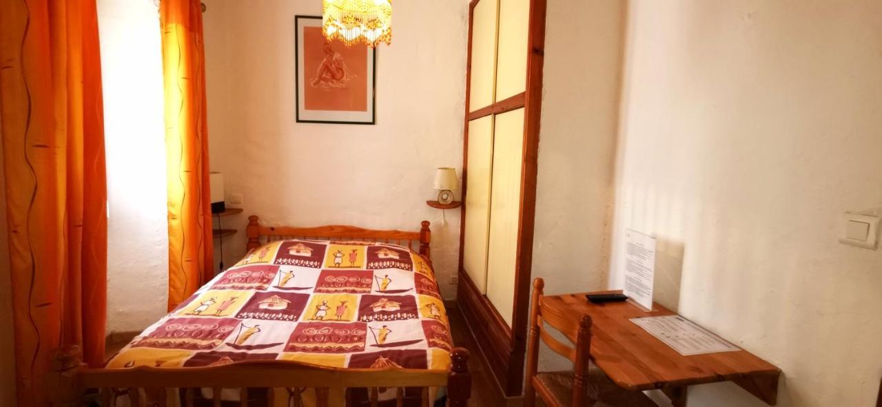 Auberge Lou Jas Soleilhas Εξωτερικό φωτογραφία