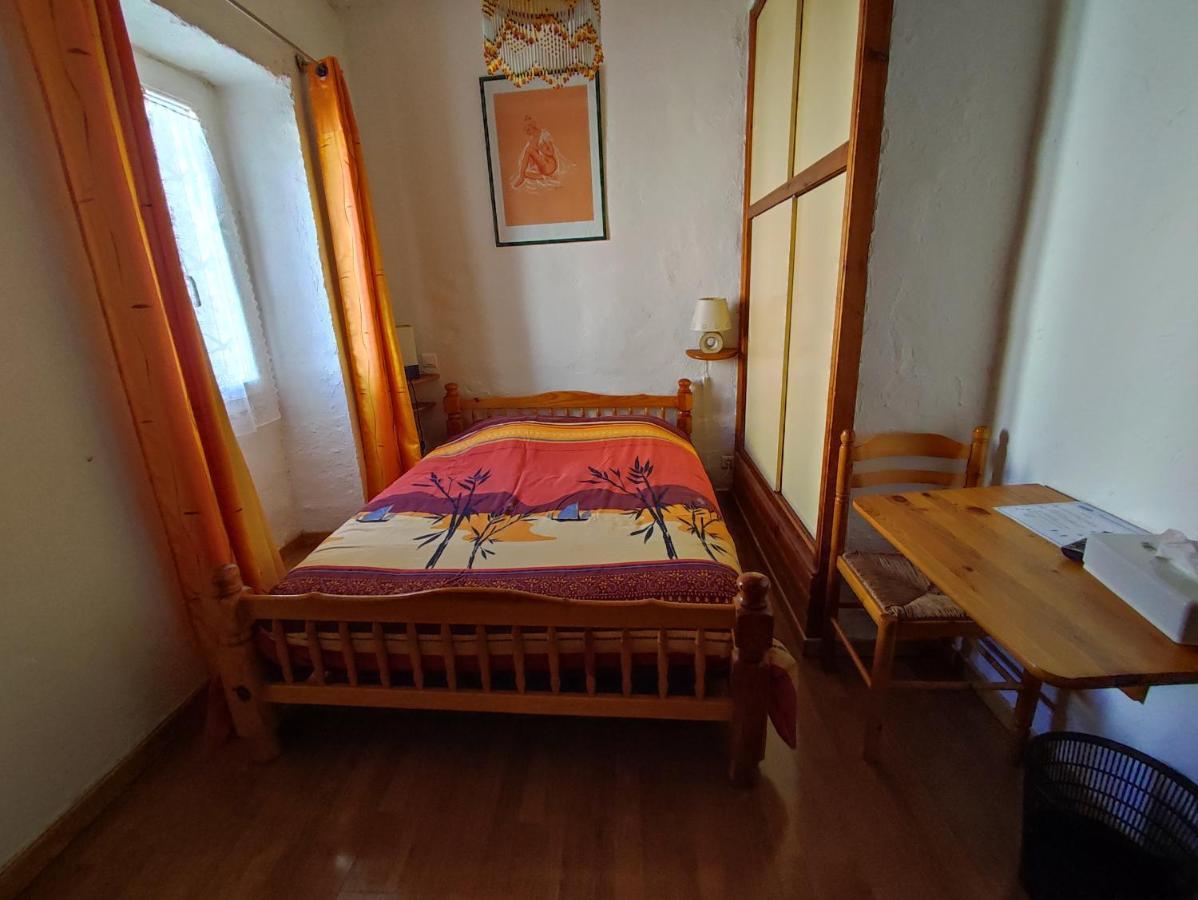 Auberge Lou Jas Soleilhas Εξωτερικό φωτογραφία