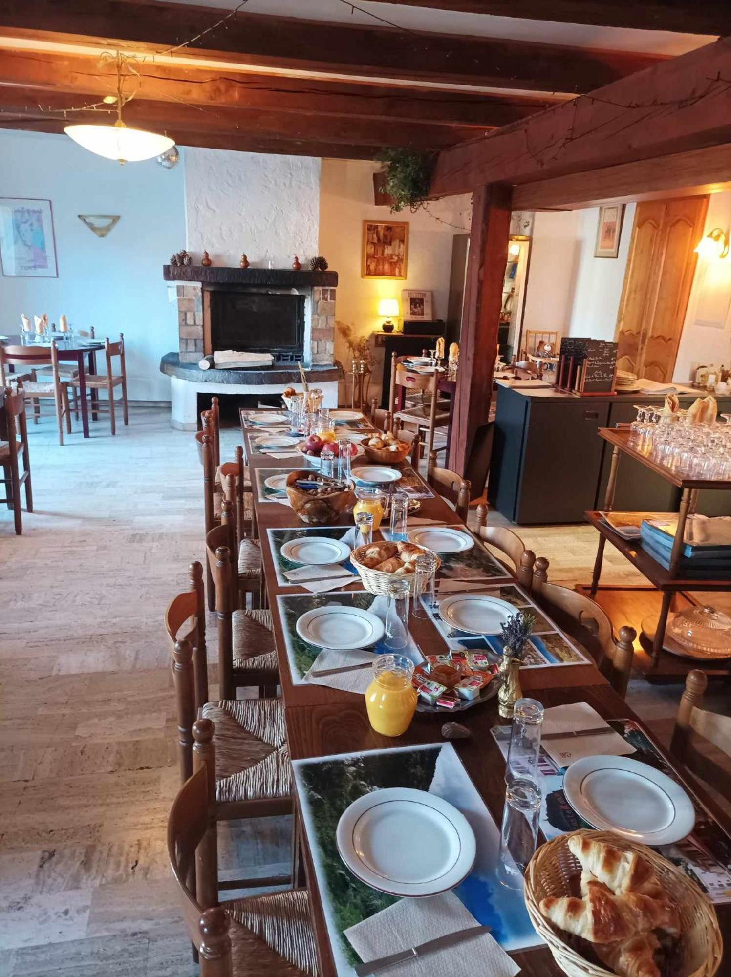 Auberge Lou Jas Soleilhas Εξωτερικό φωτογραφία
